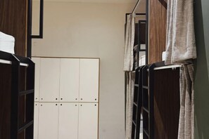 Planxa i posts de planxar i wifi gratuïta 