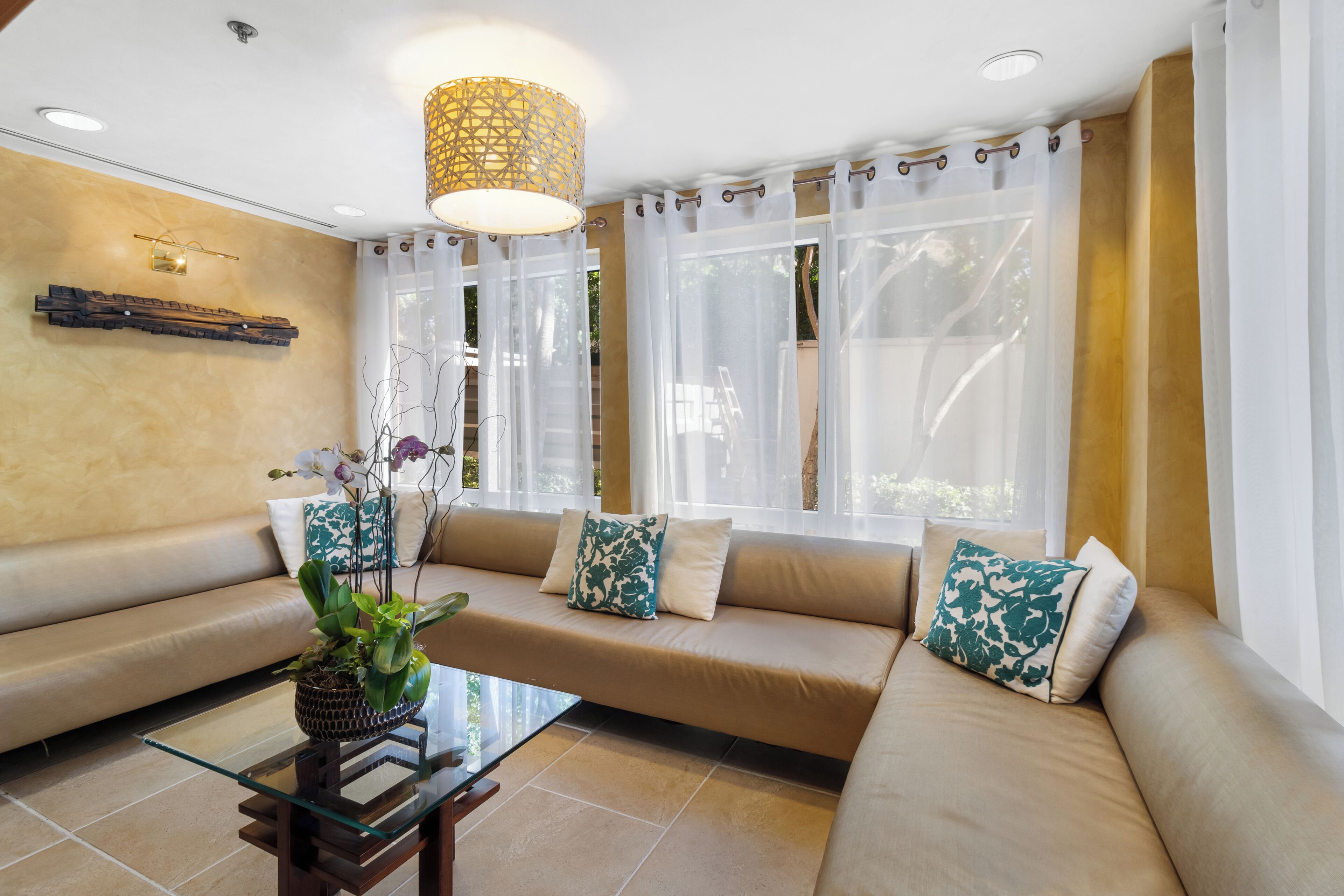 Upscale Suite  Retreat W/ Kitchen , Pool Access | 0.4 Mi To Cocowalk Shopping - Miami, FL