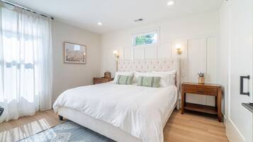 2 soverom, strykejern/-brett, reiseseng for barn og wi-fi (inkludert)