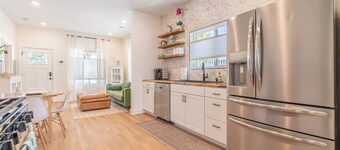 Reno Dream Cottage: Delightful 2-Bedroom Sanctuary