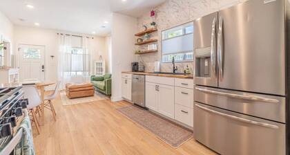 Reno Dream Cottage: Delightful 2-Bedroom Sanctuary