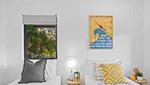 2 bedrooms, iron/ironing board, WiFi, bed sheets - Pristine 2-Bed Apartment with Pool and Balcony (Sunrise Beach)
