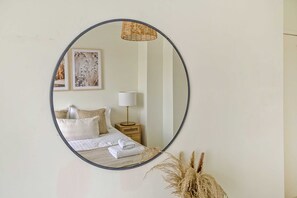 3 室のベッドルーム、デスク、アイロン / アイロン台、WiFi