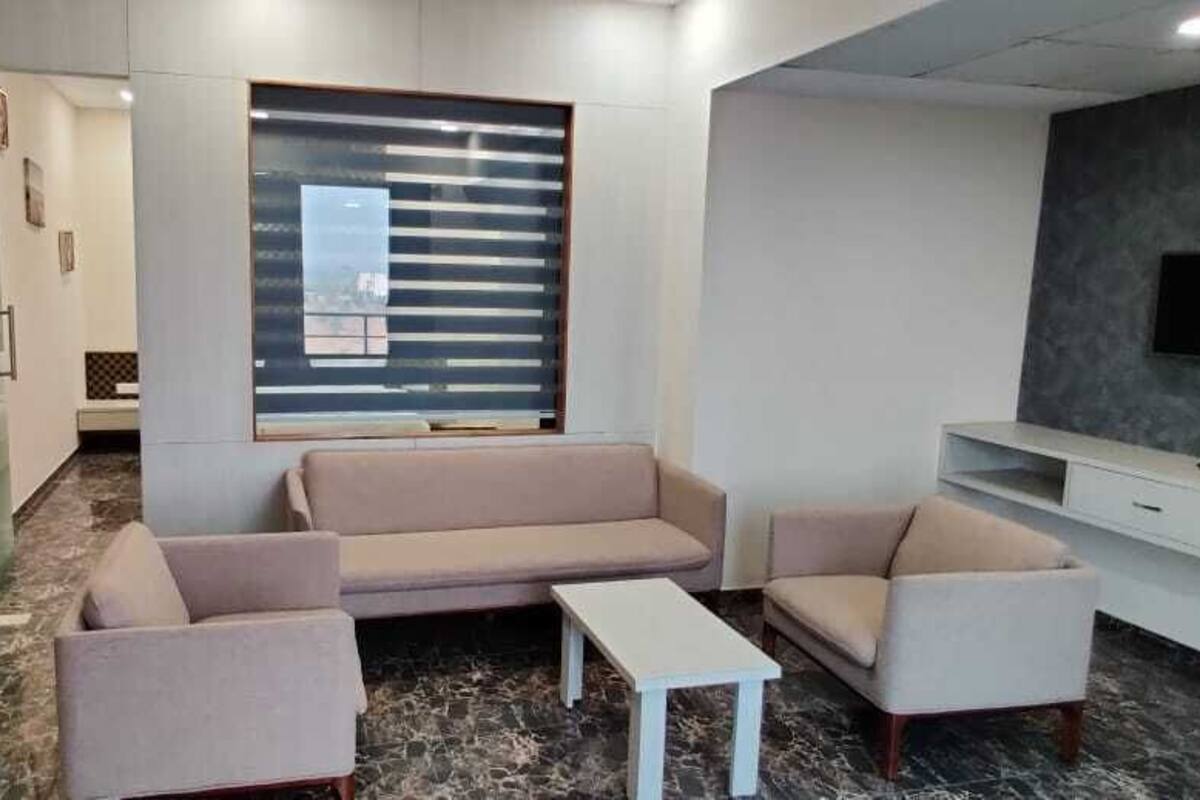 Luxury Suite | Iron/ironing board (on request), WiFi (free)