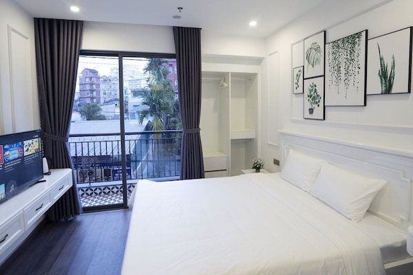 Apartment, 1 Bedroom | Minibar, soundproofing, free WiFi, bed sheets