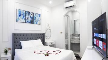 Quarto casal luxo, 1 cama King, para não fumantes | 1 quarto, frigobar, quartos à prova de som, Wi-Fi de cortesia