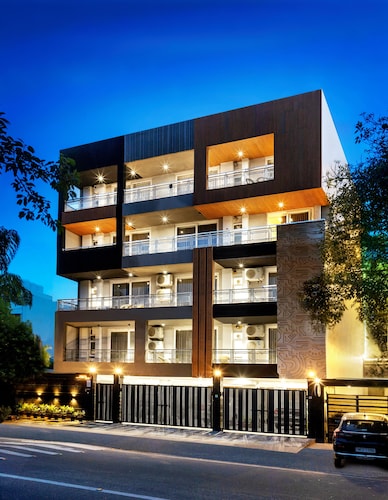 Perch Arbor Cyber City