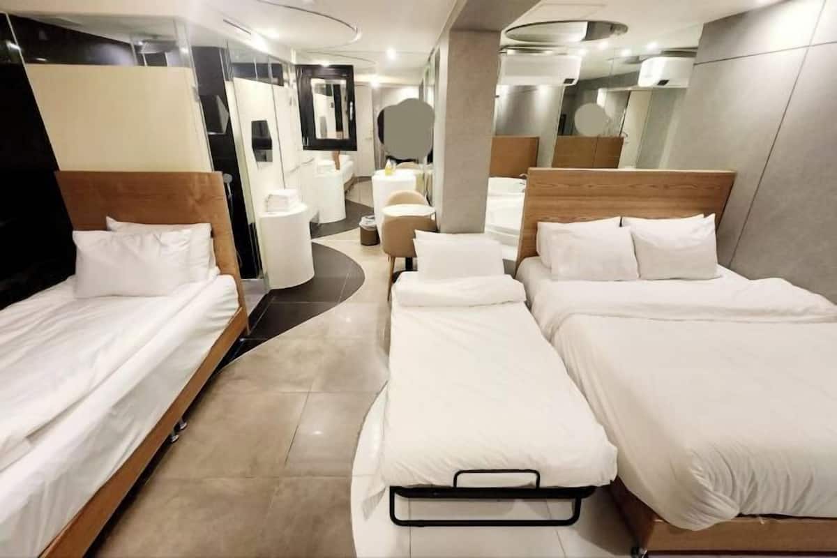 Premium bedding, pillowtop beds, WiFi (free), bed sheets