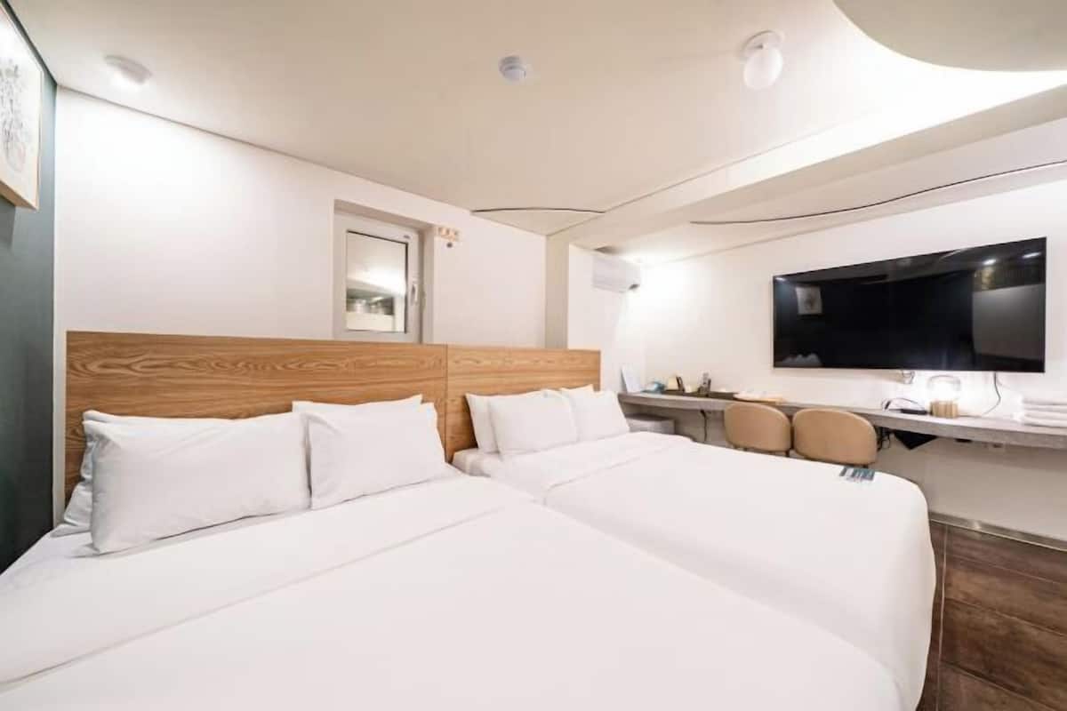 Ropa de cama de alta calidad, colchones con pillow-top y wifi gratis