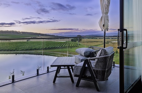 Mountain View Alicorn Suite | Balcony view. Re'em Yarra Valley