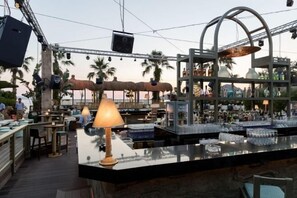 Bar (on property) - Yalikavak Marina Hotel by Social Living Collection (Yalikavak)