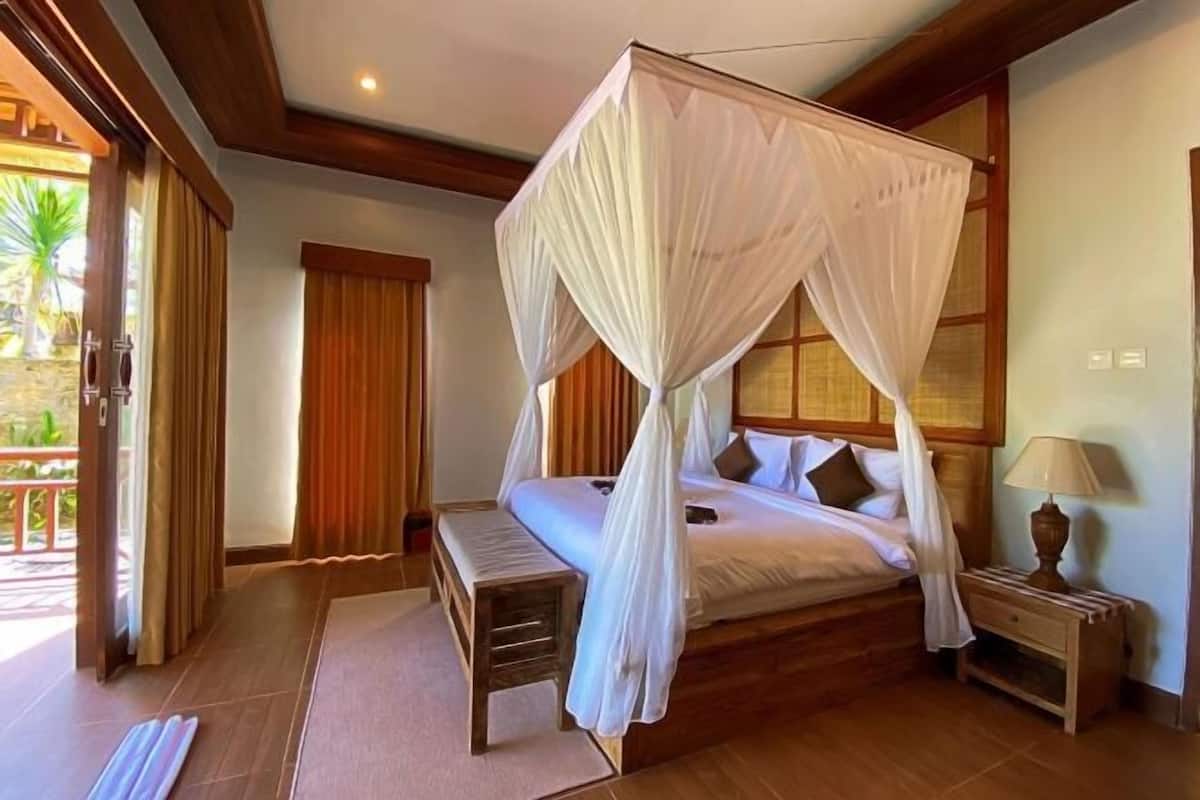Minibar, in-room safe, blackout curtains, rollaway beds