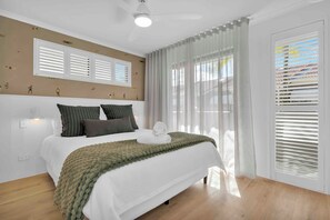 2 Schlafzimmer, BĂŒgeleisen/BĂŒgelbrett, kostenloses WLAN, BettwĂ€sche
