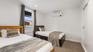 3 chambres, fer et planche à repasser, Wi-Fi gratuit, draps fournis