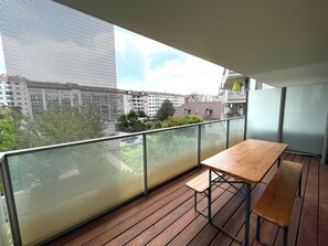 تناول الطعام بالخارج