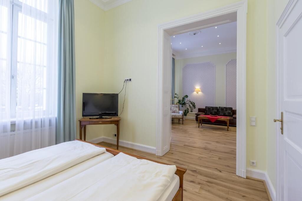 Soundproofing, iron/ironing board, free WiFi