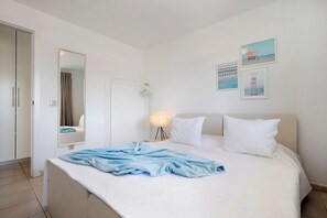 2 bedrooms, free WiFi, bed sheets, wheelchair access - Holiday Apartment "Las Vistas Mit Meerblick" with Sea View, Private Terrace & Wi-Fi (Costa Calma)