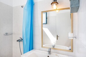 Douche, serviettes fournies