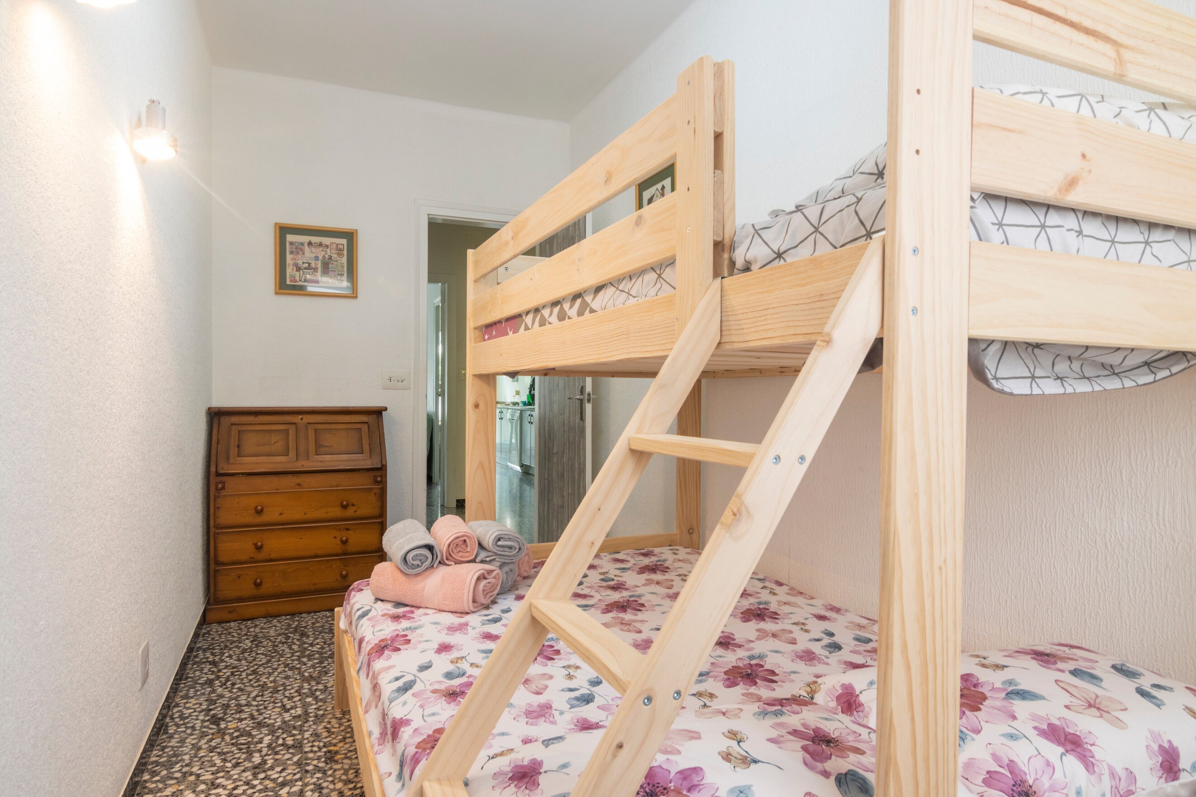 4 habitaciones, wifi gratis y ropa de cama 