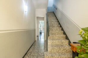 Interior - Holiday Home 'Cal Marcos' with Private Terrace, Private Garden and Wi-Fi (Torregrossa)