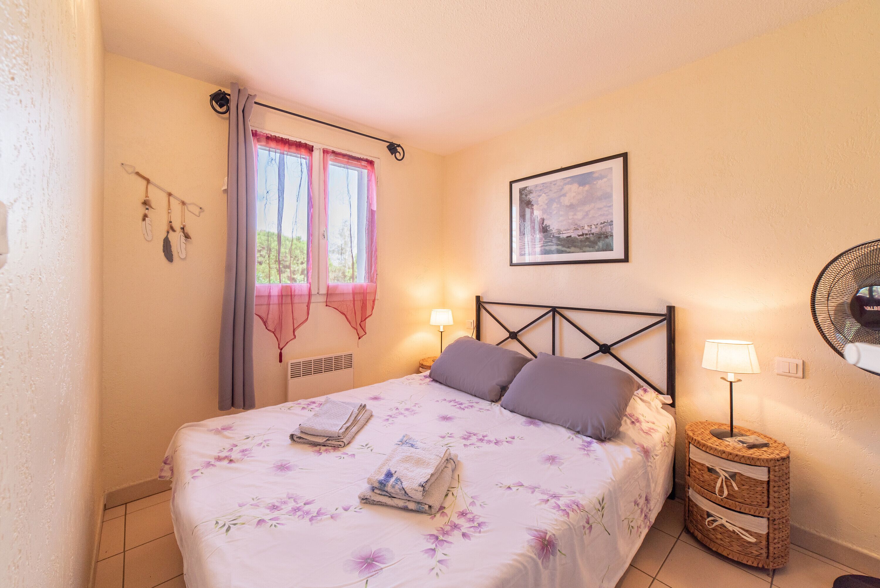 2 chambres, fer et planche à repasser, Wi-Fi gratuit, draps fournis