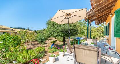 Holiday Home "Edem Garden" with Mountain View & Wi-Fi