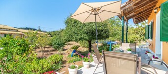 Holiday Home "Edem Garden" with Mountain View & Wi-Fi