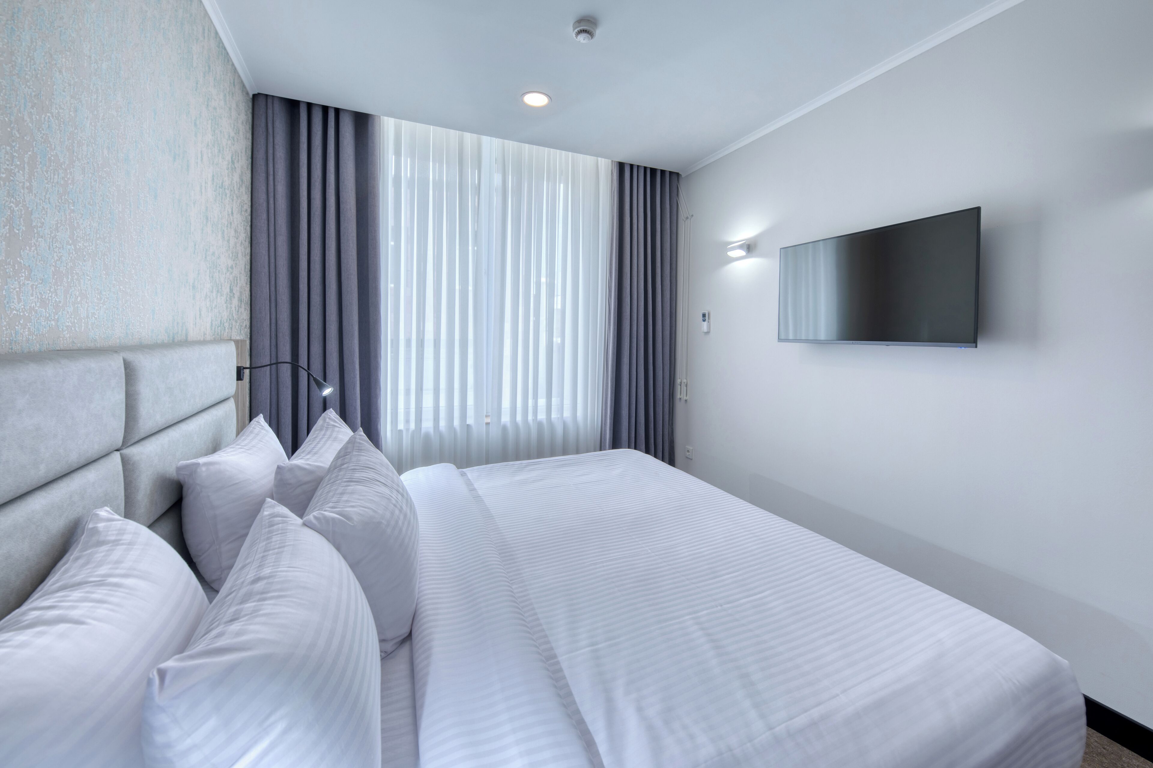 senior triple room, 2 bedrooms | 1 bedroom, desk, laptop workspace, bed sheets