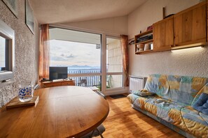 TV - Apartment 'Appartement Avec Balcon St Honore' (Saint-Honoré)