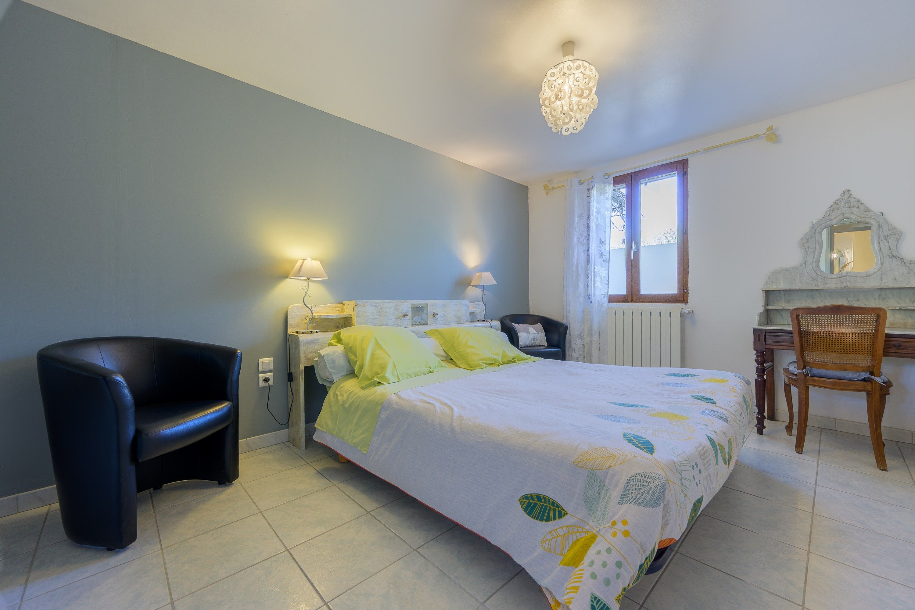 3 habitaciones, tabla de planchar con plancha y wifi gratis 