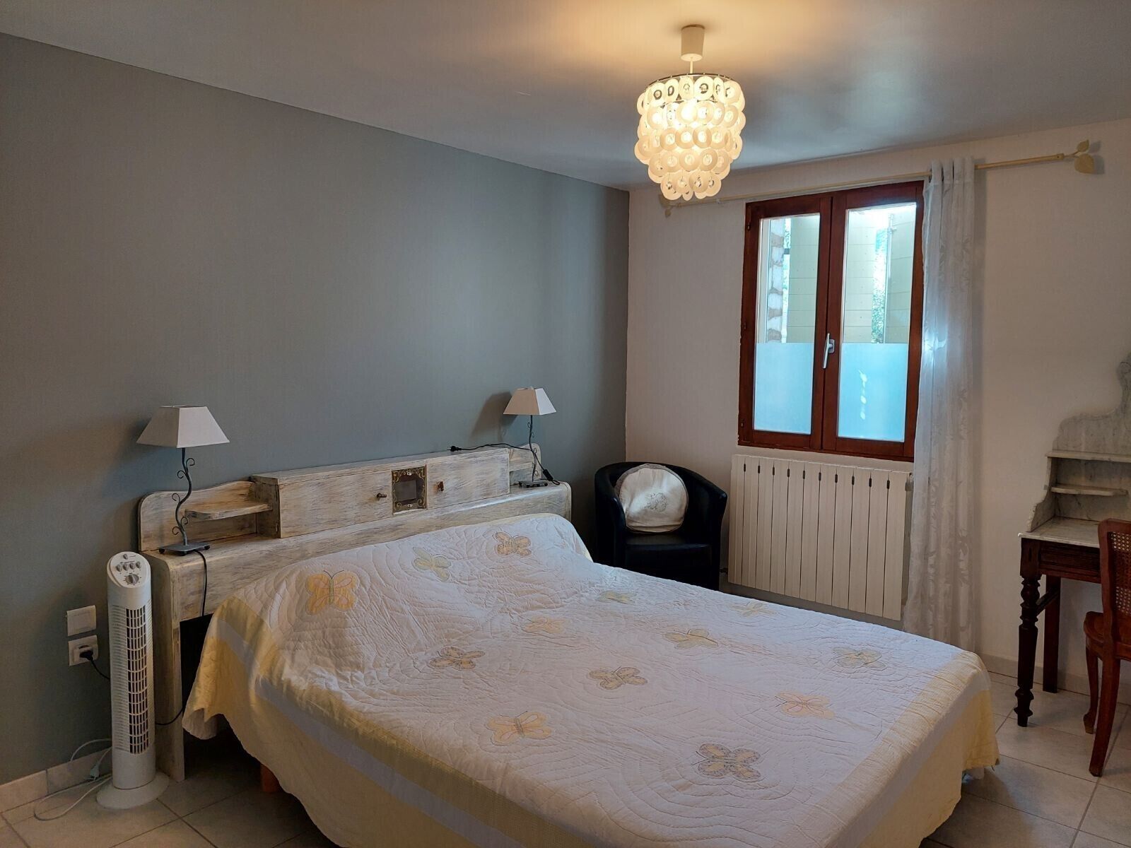 3 chambres, fer et planche à repasser, Wi-Fi gratuit, draps fournis