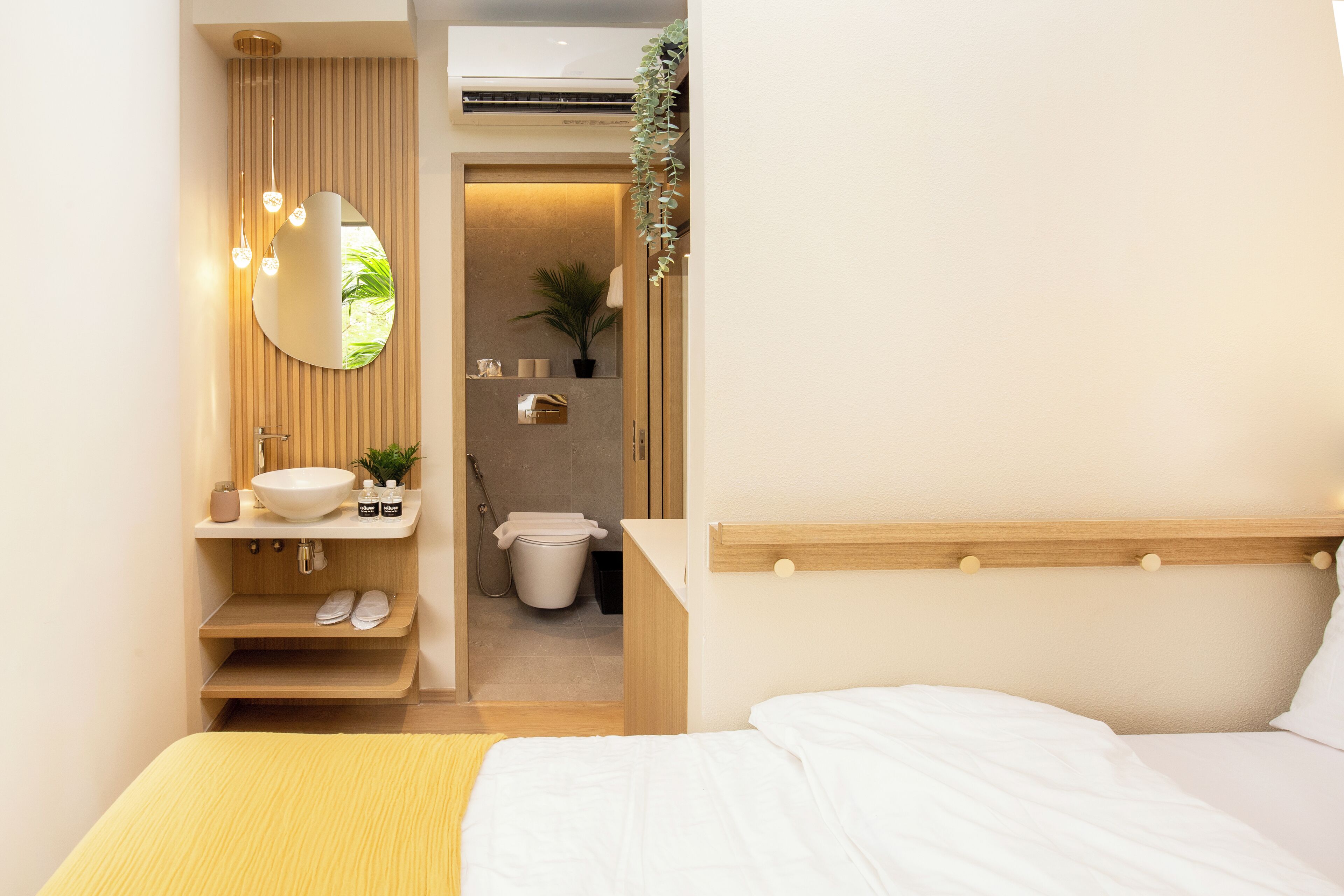 Alcove Studio | Cofres nos quartos, escrivaninha, cortinas blackout, Wi-Fi de cortesia