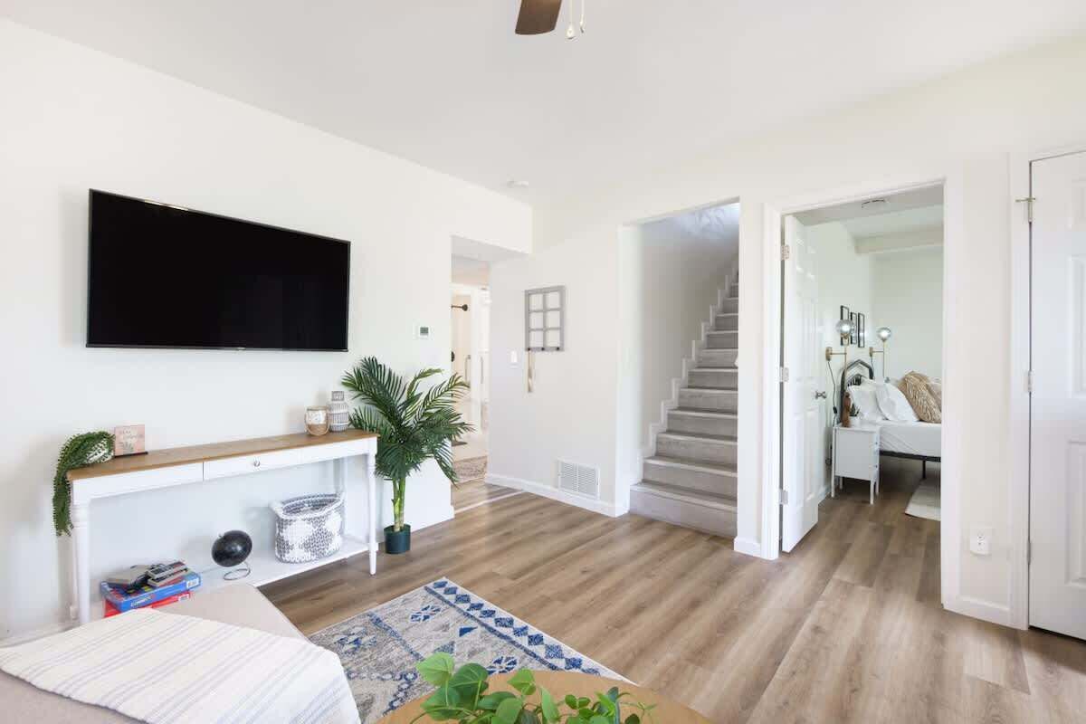 4 bedrooms, iron/ironing board, travel crib, free WiFi