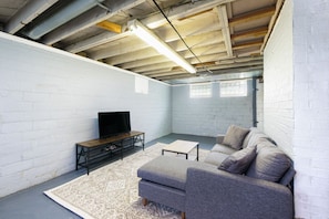 Smart TV y chimenea