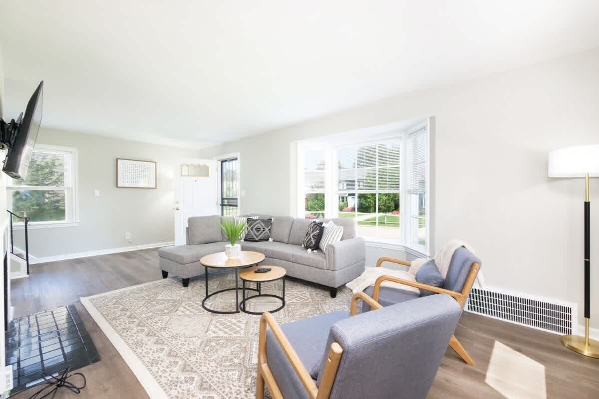 Smart TV, fireplace, offices