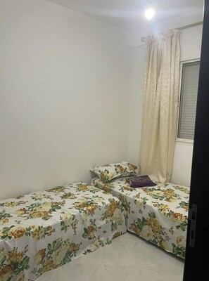 2 bedrooms, bed sheets