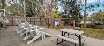 Retro Coastal Cottage | WiFi, Steps to Café
