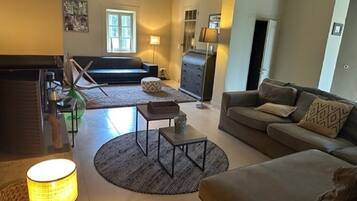 Televisie en een open haard