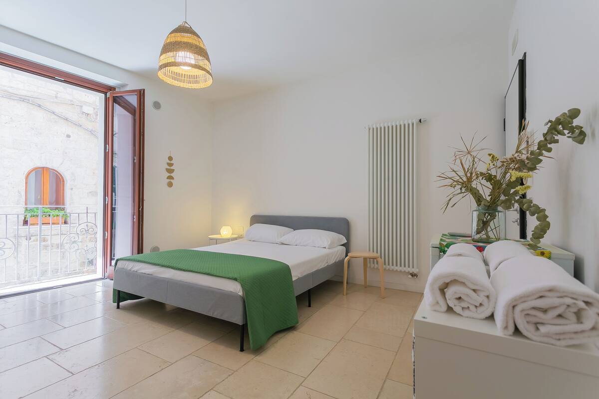 Basic-Stadtwohnung | 1 Schlafzimmer, kostenloses WLAN
