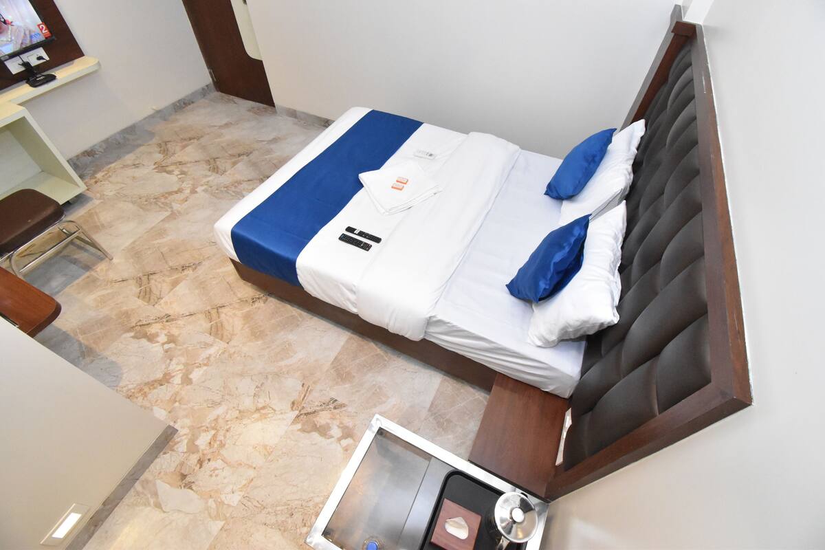Iron/ironing board, free WiFi