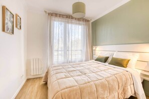 1 chambre, fer et planche à repasser, accès Internet, draps fournis