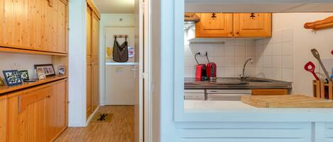Kühlschrank, Mikrowelle, Geschirrspüler
