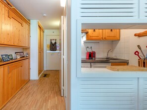 Réfrigérateur, micro-ondes, lave-vaisselle