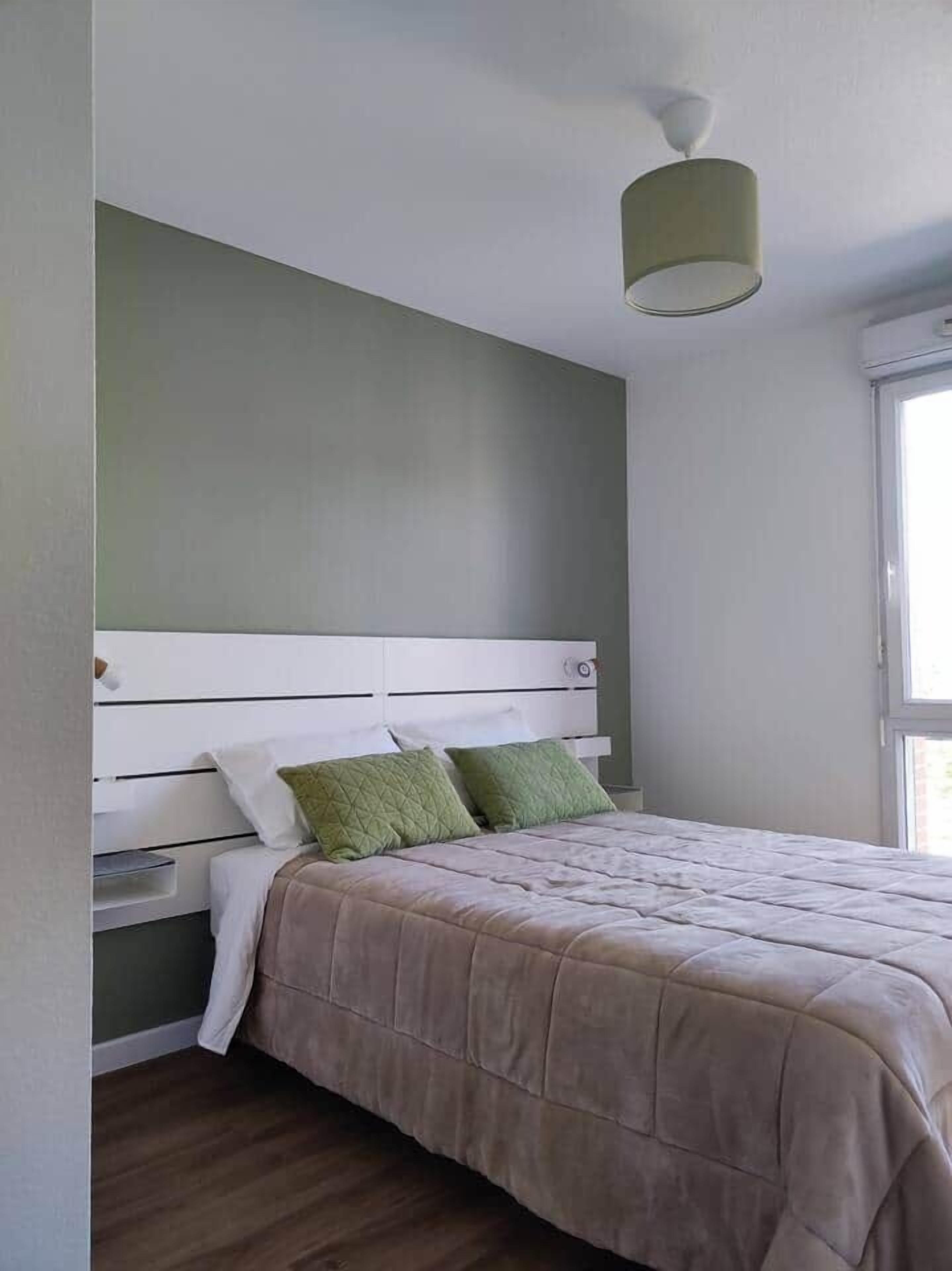 2 chambres, fer et planche à repasser, Wi-Fi, draps fournis