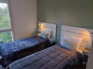 2 bedrooms, iron/ironing board, WiFi, bed sheets