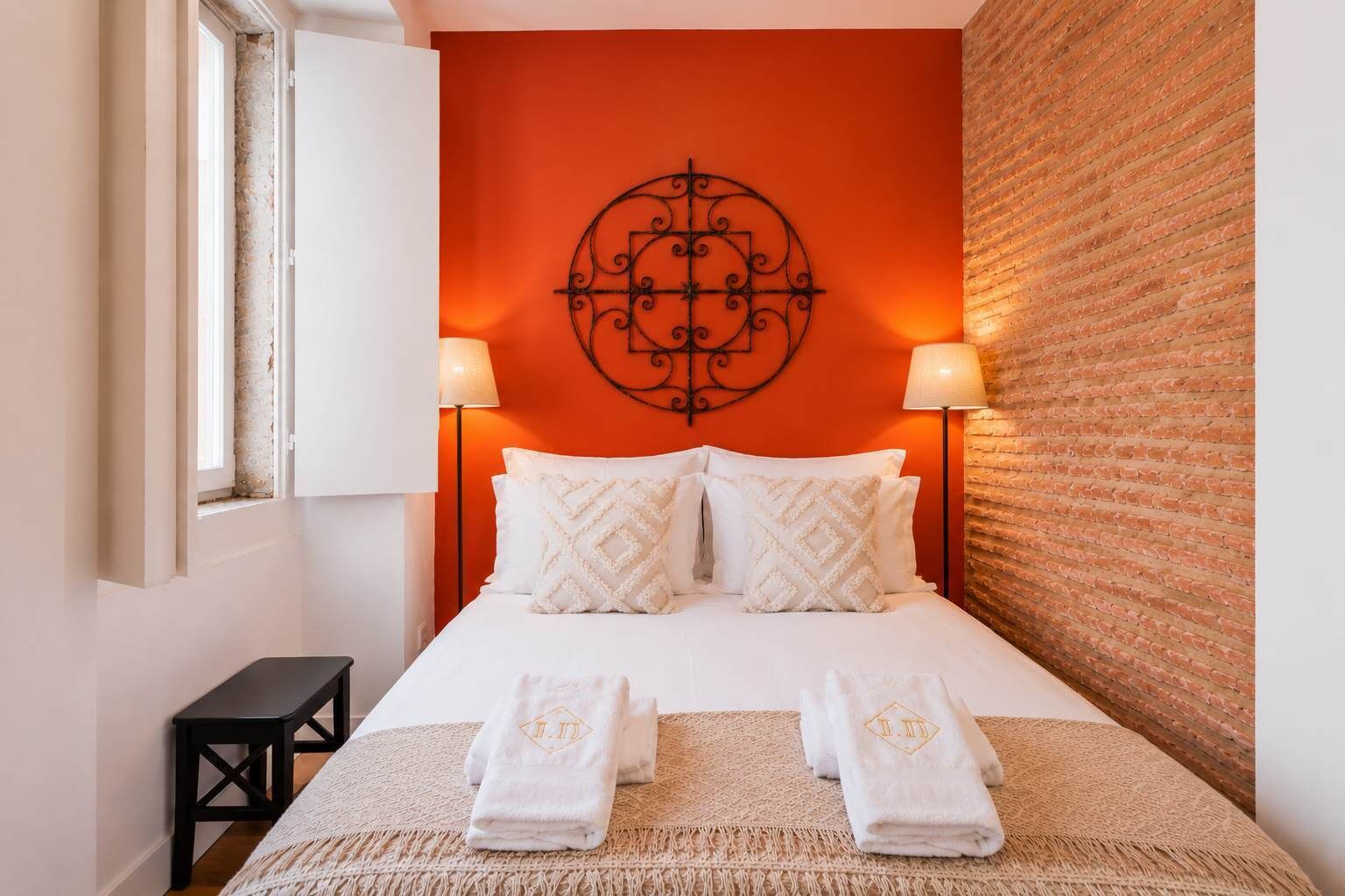 4 Schlafzimmer, Schreibtisch, Bügeleisen/Bügelbrett, Reisekinderbett