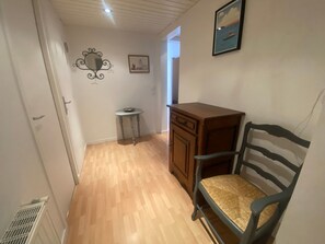Interior - Central Arcachon T2 Apartment, 100m from Beach, Parking Included (Arcachon)