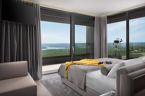 4 chambres, coffres-forts dans les chambres, fer et planche Ă repasser