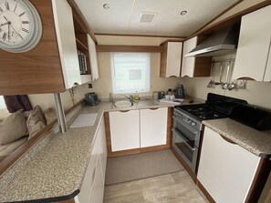 Chalet, Multiple Beds | Private kitchen