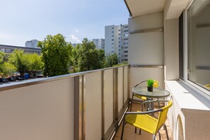 Balcony - Metro Pole Mokotowskie Studio by Renters (Warsaw)
